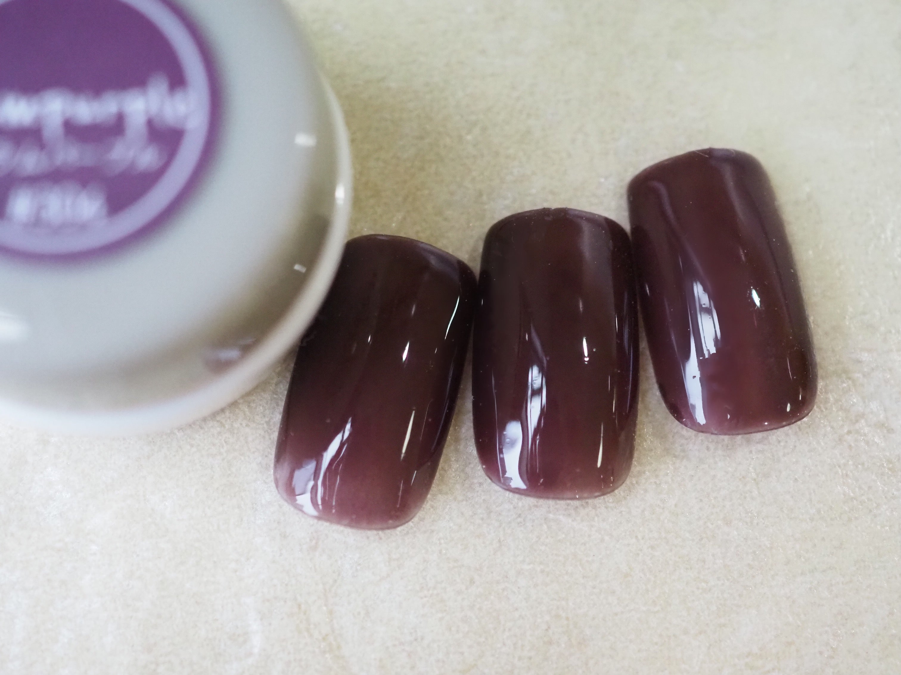 【304】plum purple